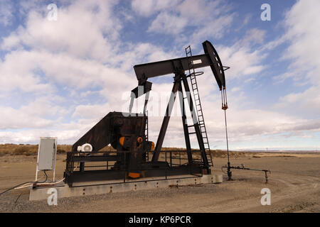 Wyoming industrielle Ölpumpe Jack Fracking Rohöl Extraktion Maschine Stockfoto