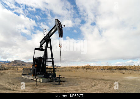 Wyoming industrielle Ölpumpe Jack Fracking Rohöl Extraktion Maschine Stockfoto