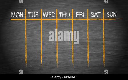 Wochenkalender auf Tafel Hintergrund Stockfoto
