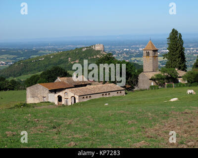 Alter Bauernhof, Roche de Solutré, Solutré-Pouilly, Saone-et-Loire, Bourgogne-Franche-Comté, Frankreich, Europa Stockfoto