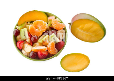 Obst Salat in die Schüssel mit Mango Stockfoto