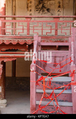 Alte chinesische Theater innerhalb des Dafosi Tempel in Zhangye, China. Stockfoto