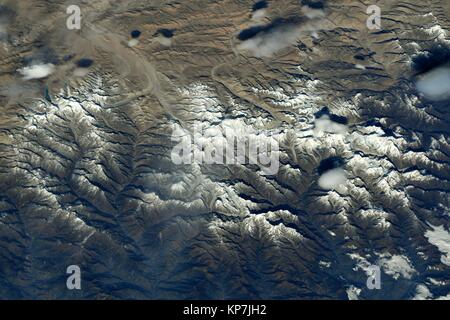 Tag Aussicht auf den Himalaya einschließlich Mt. Zwischen Nepal und Tibet Everest als von der Internationalen Raumstation im Erdorbit. Stockfoto