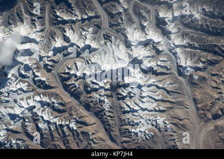 Tag Aussicht auf den Himalaya einschließlich Mt. Zwischen Nepal und Tibet Everest als von der Internationalen Raumstation im Erdorbit. Stockfoto