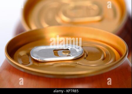 Geschlossen Aluminium können mit einem Drink closeup flachen DOF Stockfoto