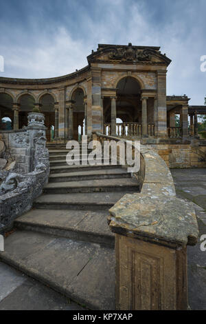 Loggia an der Hever Castle in der Nähe von Edenbridge, dem Sitz der Familie Boleyn, Kent, Vereinigtes Königreich Stockfoto