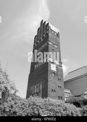 Schwarze und weiße Hochzeitsturm in Darmstadt. Stockfoto