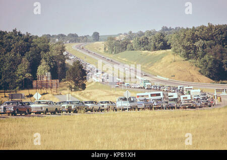 Viel Verkehr auf der Autobahn 25 Ausfahrt von der Interstate 65, September 1972 in Tennessee Stockfoto