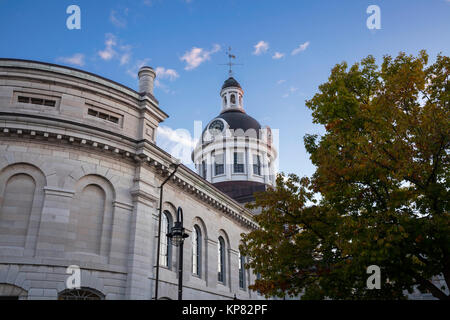 Kingston Stadt Halle mit ihrer tholobate und Kuppel deutlich sichtbar ist im neoklassischen Stil erbaut und wurde nach den Plänen des Architekten George Browne konzipiert. Stockfoto