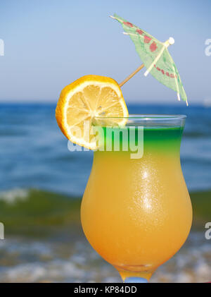 Cocktail am Strand, Cocktail am Strand, Cocktail am Strand, Cocktail am Strand Stockfoto