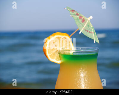 Cocktail am Strand, Cocktail am Strand, Cocktail am Strand, Cocktail am Strand Stockfoto