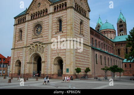 Westseite der Kathedrale von Speyer Stockfoto