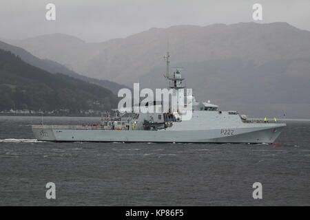 HMS Her (P 222), die erste der Batch 2 River-class Patrol Schiffen für die Royal Navy, während Studien über die Firth of Clyde. Stockfoto