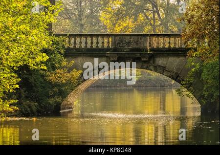 Woerlitzer Park neue Viadukt - Englisch aus Gründen der wörlitzer neue Brücke 01. Stockfoto