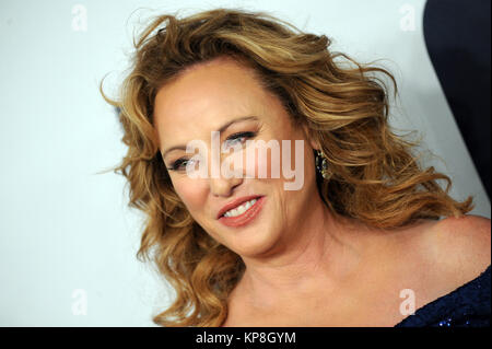 NEW YORK, NY - Dezember 13: Virginia Madsen die Premiere von 'Joy besucht "Ziegfeld Theater am Dezember 13, 2015 in New York City. Personen: Virginia Madsen Stockfoto