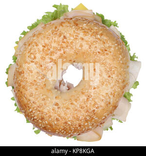 Bagel Sandwiches zum Frühstück Brötchen belegt mit Schinken, Käse, Salat und Tomaten freigestellt vor einem weissen Hintergrund von Ihr Browser kann leider keine eingebetteten Frames anzeigen Stockfoto