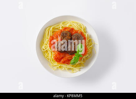 Fleischbällchen in Tomatensauce mit spaghetti Stockfoto