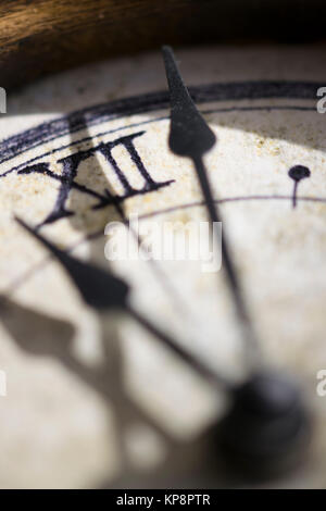 Konzept der Zeit mit den Einzelheiten einer Uhr Stockfoto