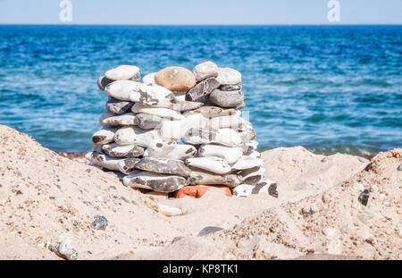 Steinburg am Strand der Ostsee auf Rügen Stockfoto