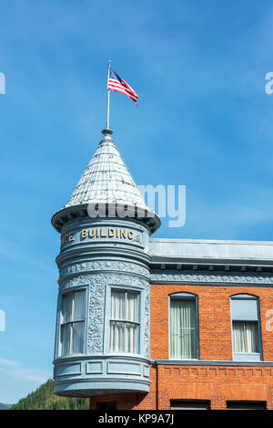 Historische Gebäude und Flag Stockfoto