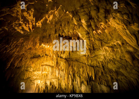 Gyukusendo Stalaktiten Höhle in Okinawa Stockfoto