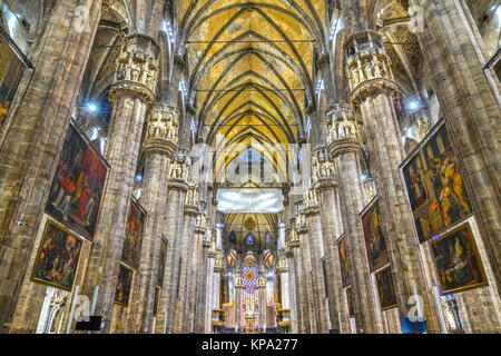 Mailand, Italien - 24. Oktober 2017: Einrichtung der Mailänder Dom (Duomo di Milano). Mailänder Dom ist die größte Kirche in Italien und der 5. größte i Stockfoto