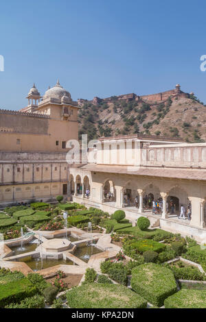 Der Mughal Gärten im Amber Fort, Amer, Jaipur, Rajasthan, Indien Stockfoto