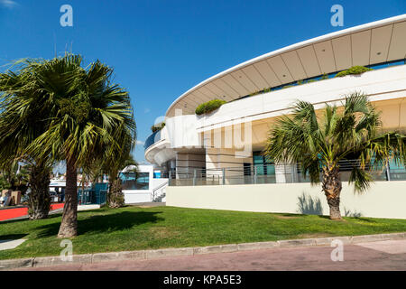 CANNES, Frankreich - 9. September 2015, Palast der Film in Cannes. Stockfoto