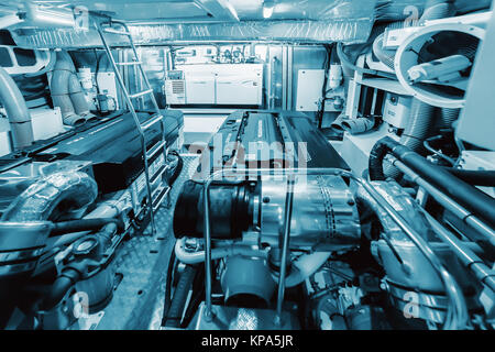 CANNES, Frankreich - September 9th, 2015. Der Maschinenraum des Schiffes, den Maschinenraum. Luxuriöses Interieur einer modernen Yacht. Cannes. Stockfoto