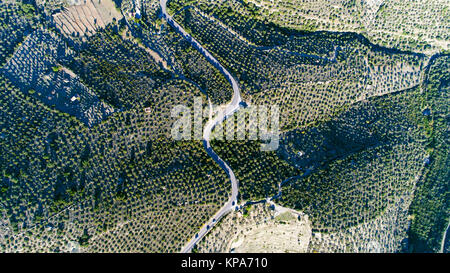 Luftbild von einer Straße in den Bergen, Spanien Stockfoto