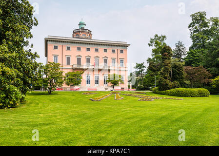 Lugano, Schweiz - 28. Mai 2016: Die wunderschöne Villa Ciani liegt im Herzen des Parks, Lugano, Schweiz, Europa. Stockfoto