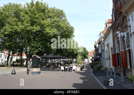 Malerische Vischmarkt Square, Central Harderwijk, Niederlande. Stockfoto