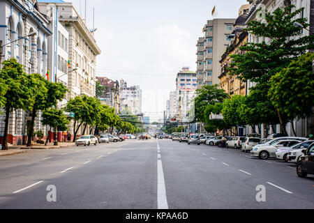 Innenstadt von Yangon, Pansodan Street, Myanmar, Mai-2017 Stockfoto