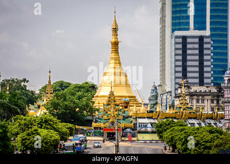 Sule Pagode, Es ist in der Innenstadt von Yangon, Myanmar, Mai-2017 Stockfoto