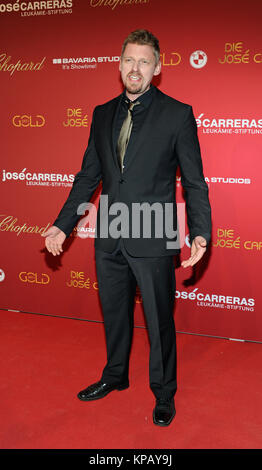 München, Deutschland. 14 Dez, 2017. Schauspieler Martin Gruber kommt an der "Jose Carreras Benefiz Gala" Charity Event an der Bavaria Film Studios in München, Deutschland, 14. Dezember 2017. Credit: Ursula Düren/dpa/Alamy leben Nachrichten Stockfoto