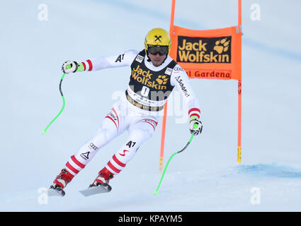 Gröden, Italien. 14 Dez, 2017. Max Franz von Österreich Rennen auf der Saslong Kurs während Downhill Training der Audi FIS Alpine Ski World Cup Men am 14. Dezember 2017 Quelle: Europäische Sport Fotografische Agentur/Alamy leben Nachrichten Stockfoto