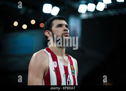 Bamberg, Deutschland. 14 Dez, 2017. Kostas Papanikolaou von Olympiakos Piräus reagiert während der euroleague Basketball Spiel zwischen Brose Bamberg und Olympiakos Piräus v. Chr. der Brose Arena in Bamberg, Deutschland, 14. Dezember 2017. Credit: Nicolas Armer/dpa/Alamy leben Nachrichten Stockfoto