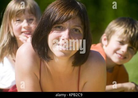 Model Release, Mit Sohn Und Tochter - Mutter, Mutter, Sohn und Tochter Stockfoto