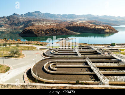 Wasser Recycling auf Kläranlagen station Stockfoto