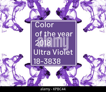 Farbe im Wasser fotografiert in Bewegung. Cloud von bunten Tinte in Wasser auf weißem isoliert. Zusammenfassung Hintergrund. Stockfoto