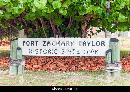 Fort Zachary Taylor Historic State Park Zeichen benath seagrape Baum, Key West, Florida Stockfoto