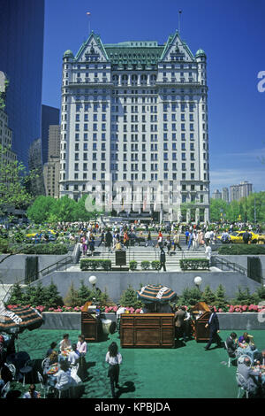 1987 HISTORISCHE GENERAL MOTORS TOWER CAFE PLAZA HOTEL (©HENRY J. HARDENBERGH 1907) FIFTH AVENUE MANHATTAN NEW YORK CITY USA Stockfoto