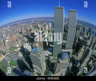 1993 historische Twin Towers (© MINORU YAMASAKI 1973) DOWNTOWN SKYLINE NEW YORK CITY USA Stockfoto