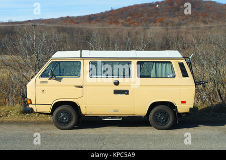 Volkswagen camper Van, Stil der 80er. Stockfoto