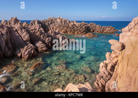 Idyllisch an der felsigen Küste der Costa Paradiso, Porphyr Felsen, Sardinien, Italien, Mittelmeer, Europa Stockfoto