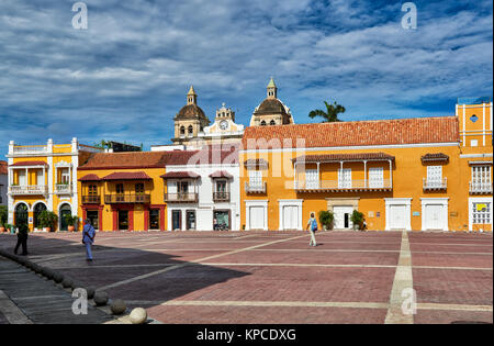 Historische Fassade an der Plaza de la Aduana, Cartagena de Indias, Kolumbien, Südamerika Stockfoto