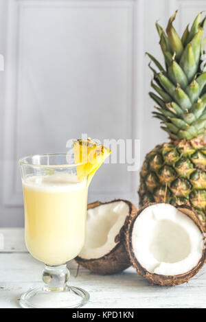 Glas Pina Colada Stockfoto