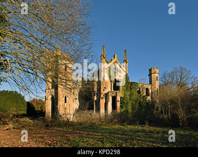 Ruine of Cambusnethan Priory, Castlehill Rd, Overtown, Wishaw, North Lanarkshire, Schottland, Großbritannien, Europa. Stockfoto