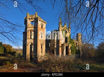 Ruine of Cambusnethan Priory, Castlehill Rd, Overtown, Wishaw, North Lanarkshire, Schottland, Großbritannien, Europa. Stockfoto