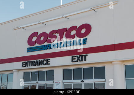 Harrisburg, PA - Januar 1, 2017: Costco Wholesale store äußeres Zeichen. Die Costco Wholesale Corporation ist eine Mitgliedschaft nur speichern und zweitgrößte Stockfoto